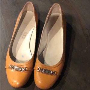Orange Gucci Authentic flats